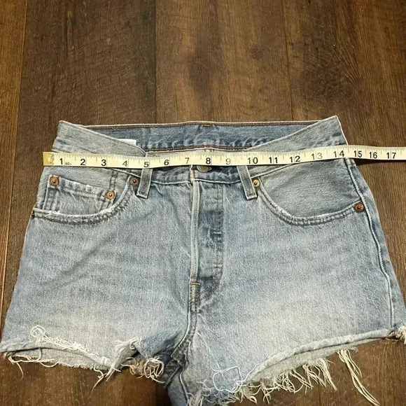 Levi’s  501 mid rise short 26 - Picture 4 of 6